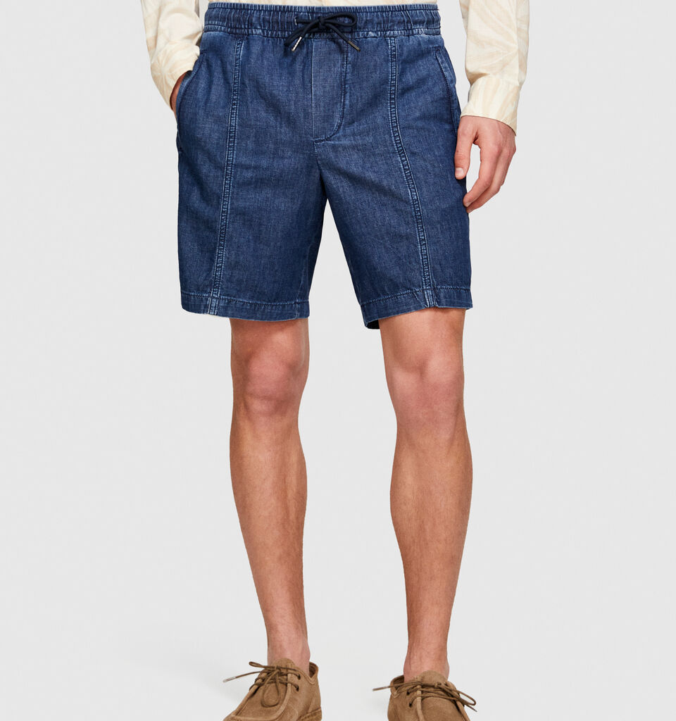 Bermudas in chambray - men's jean shorts - Blue | Sisley image number 4